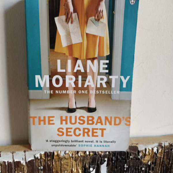 The Husband's Secret by Liane Moriarty